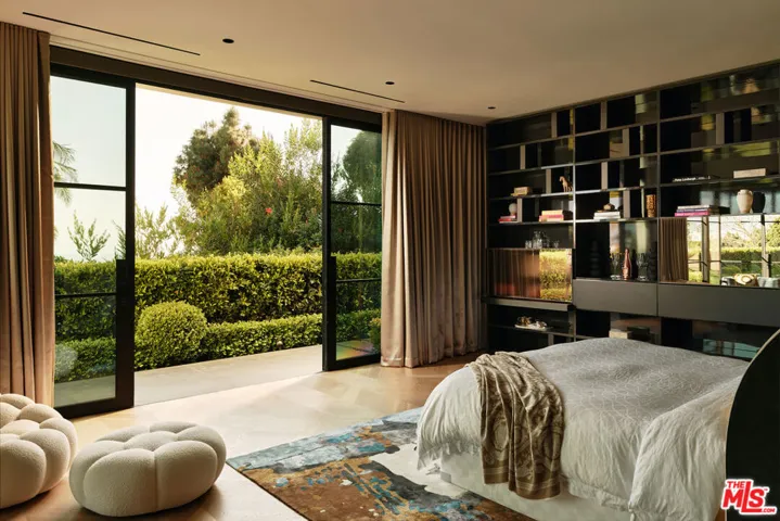 534 Chalette Drive, Beverly Hills, California 90210