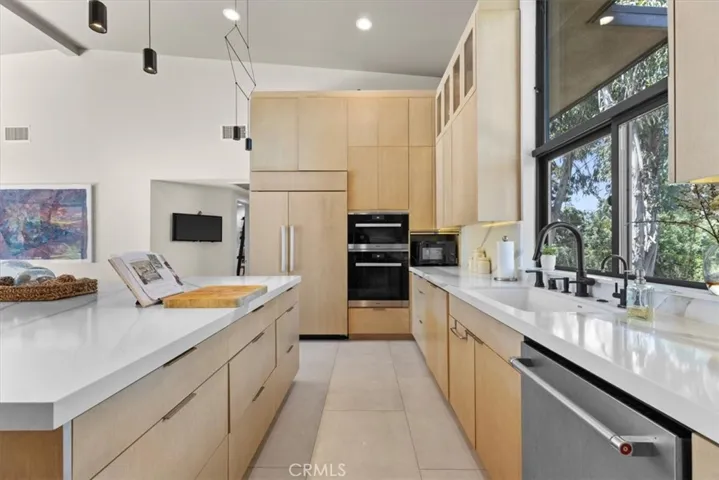 10 Wildhorse Lane, Rolling Hills Estates, California 90274