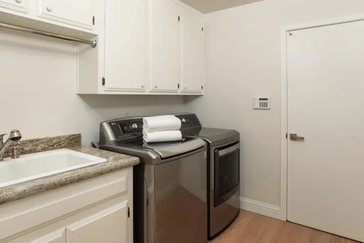 1370 Pritchett Court, Los Altos, California 94024