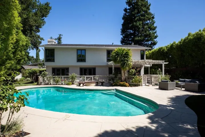 1370 Pritchett Court, Los Altos, California 94024