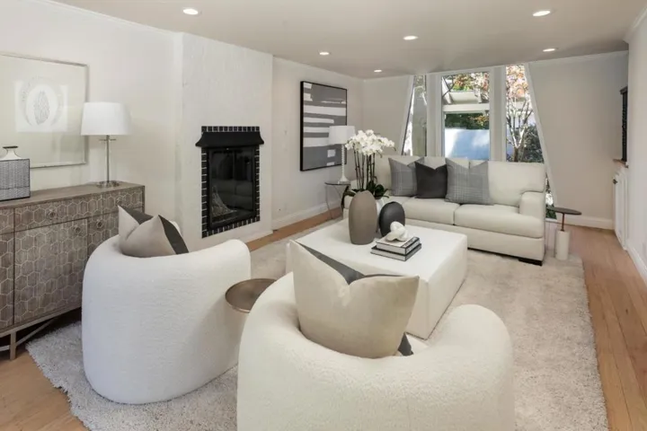 1370 Pritchett Court, Los Altos, California 94024