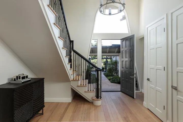 1370 Pritchett Court, Los Altos, California 94024