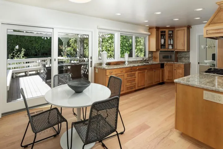1370 Pritchett Court, Los Altos, California 94024