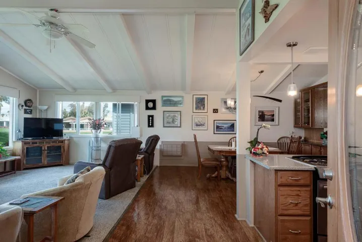 34937_Surrey_Way_0008
