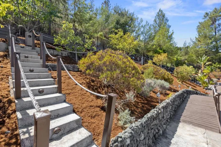 106 Heintz Court, Los Gatos, California 95032