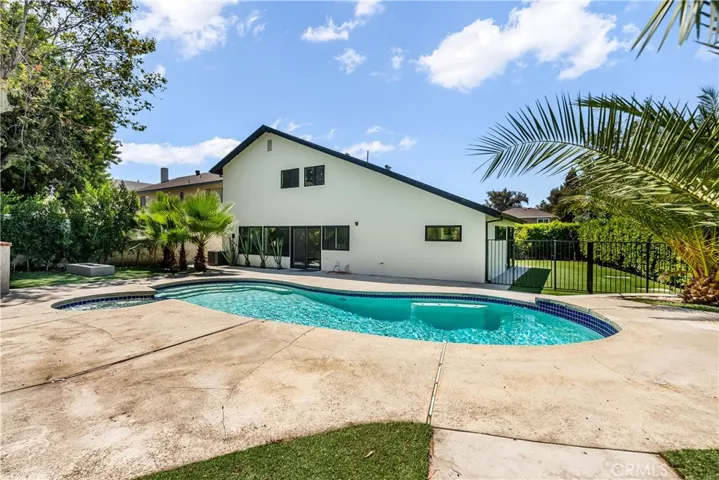 170 N Circulo Robel, Anaheim Hills, California 92807