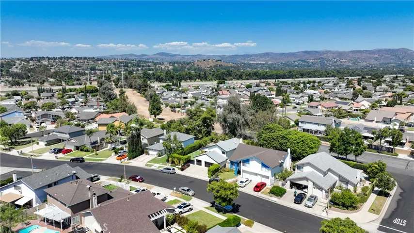 170 N Circulo Robel, Anaheim Hills, California 92807