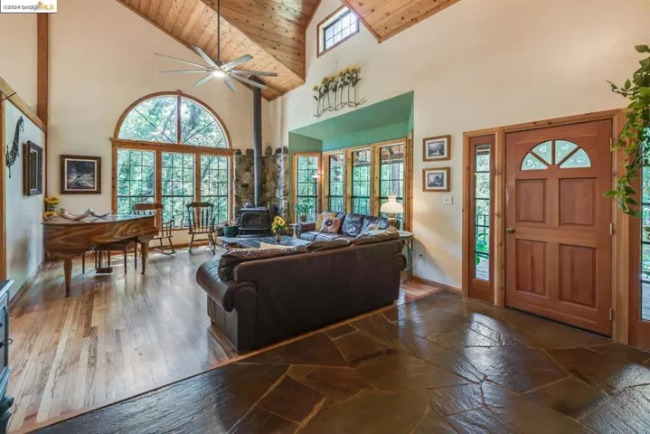 19028 Greenhorn Rd, Grass Valley, California 95945