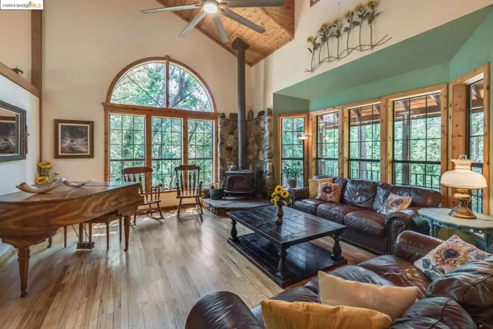 19028 Greenhorn Rd, Grass Valley, California 95945