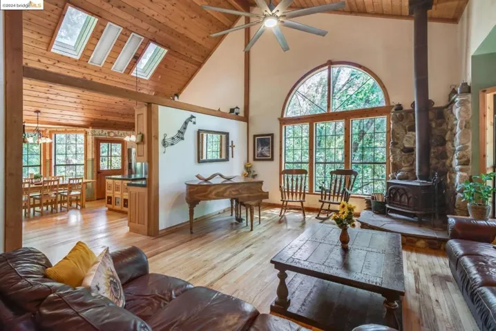 19028 Greenhorn Rd, Grass Valley, California 95945