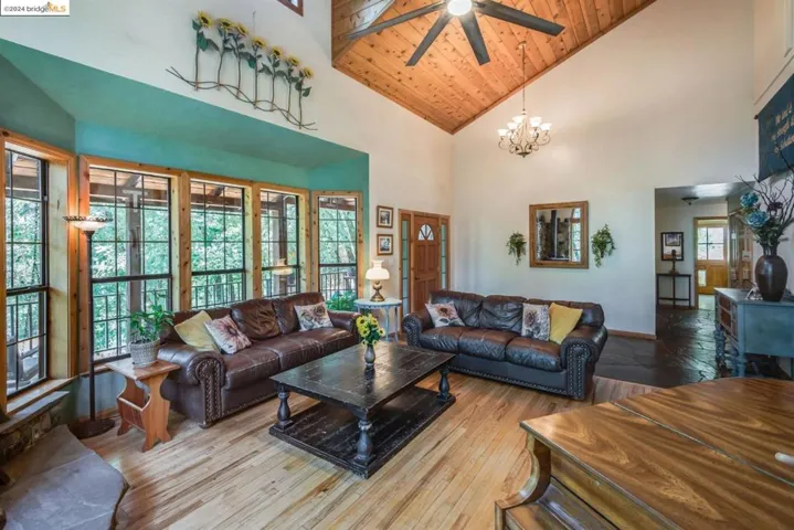 19028 Greenhorn Rd, Grass Valley, California 95945
