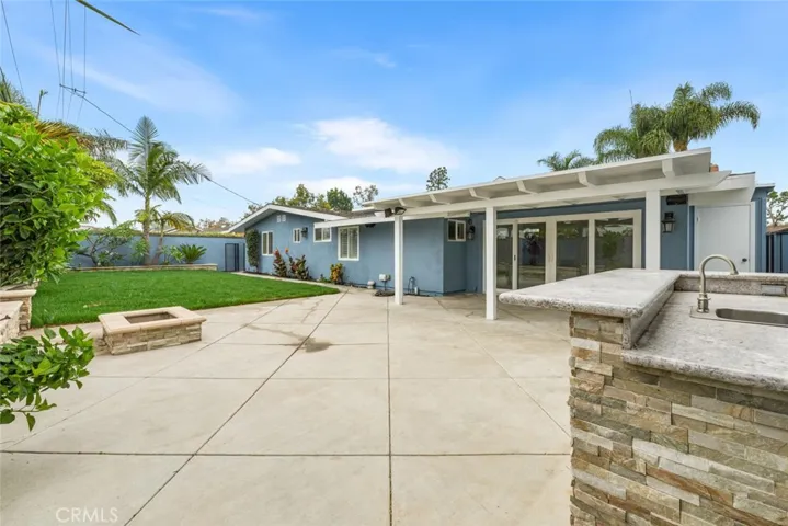 11302 Davenport Road, Los Alamitos, California 90720