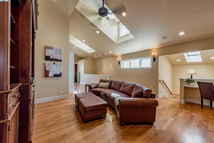18850 Brickell Way, Castro Valley, California 94546