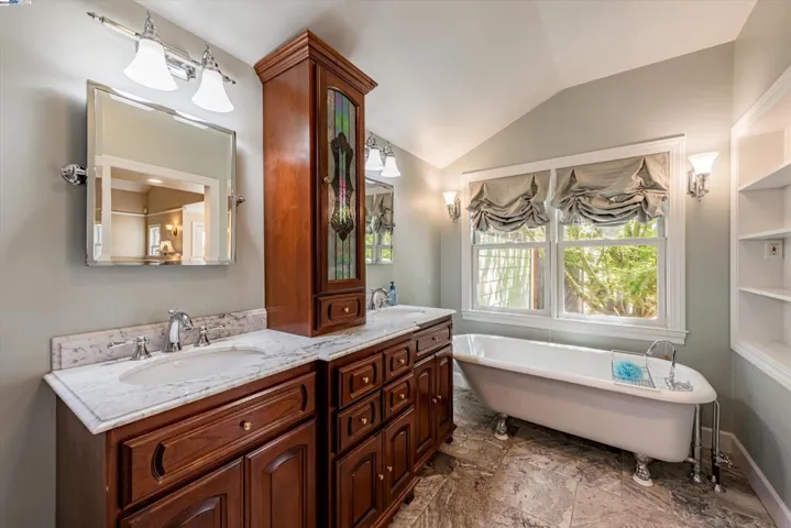 18850 Brickell Way, Castro Valley, California 94546
