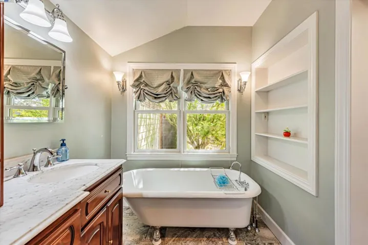 Primary Bathroom Soaking Tub