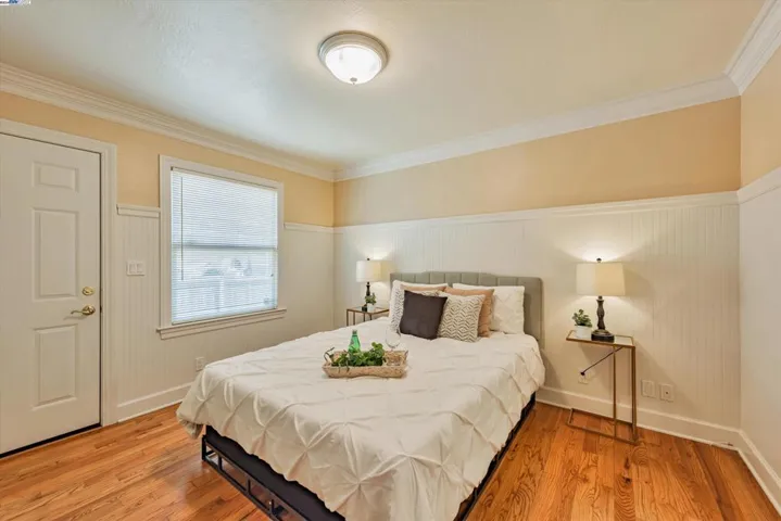 Bedroom 2 Jr Suite w/Full Bathroom