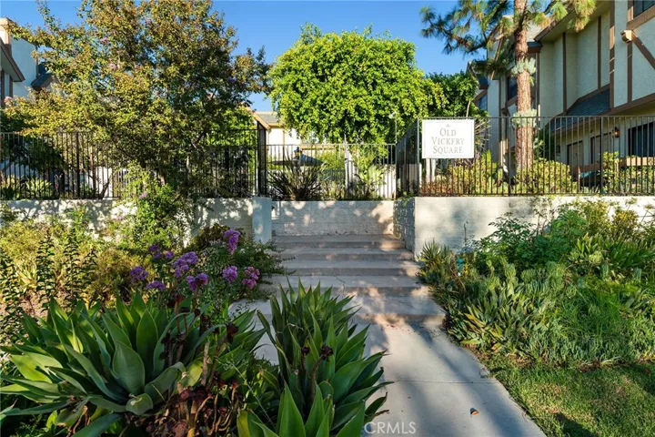 6852 Hatillo Avenue A, Winnetka, California 91306
