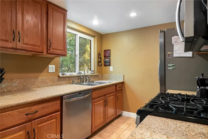 6852 Hatillo Avenue A, Winnetka, California 91306