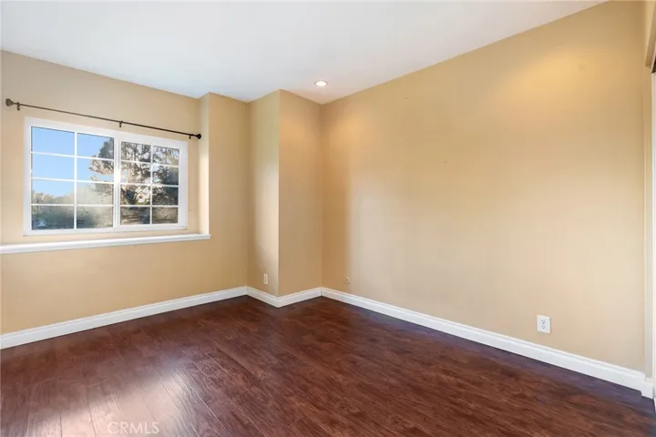 6852 Hatillo Avenue A, Winnetka, California 91306