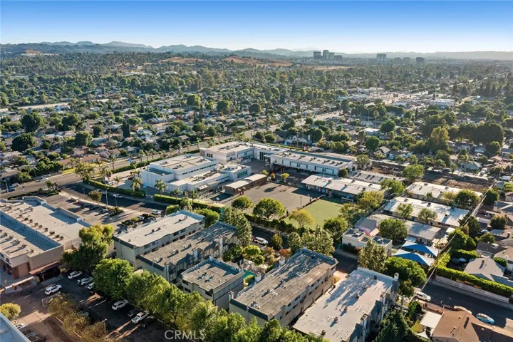 6852 Hatillo Avenue A, Winnetka, California 91306