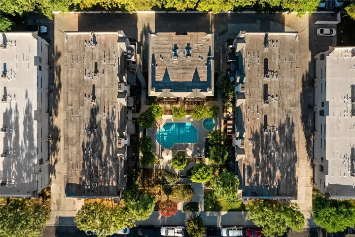 6852 Hatillo Avenue A, Winnetka, California 91306