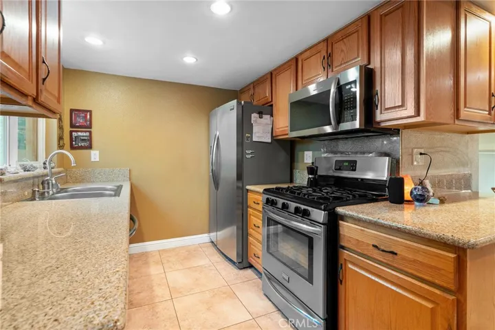 6852 Hatillo Avenue A, Winnetka, California 91306