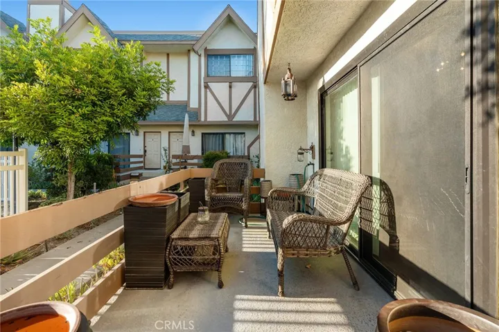 6852 Hatillo Avenue A, Winnetka, California 91306