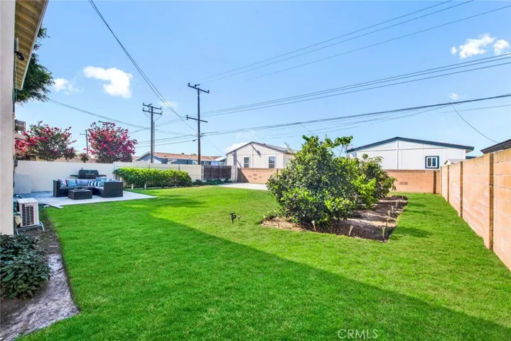 Another angle of Backyard!