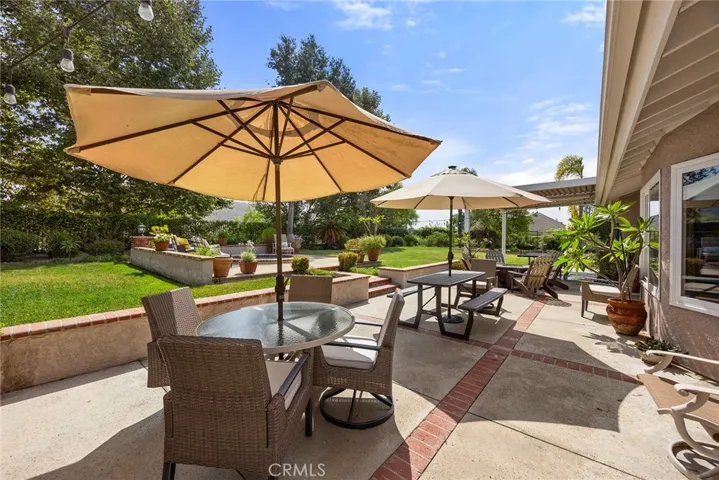 These spaces along the back of the home play to relaxed time with family and friends, while the more formal areas of the home provide gracious elegance.