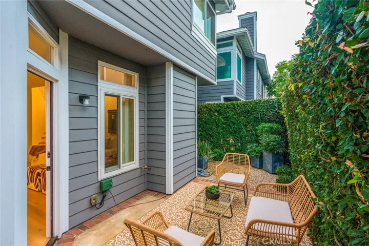 2501 E 16th Street C, Newport Beach, California 92663