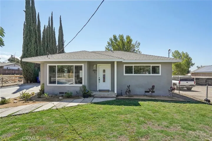 32425 A Home Front View