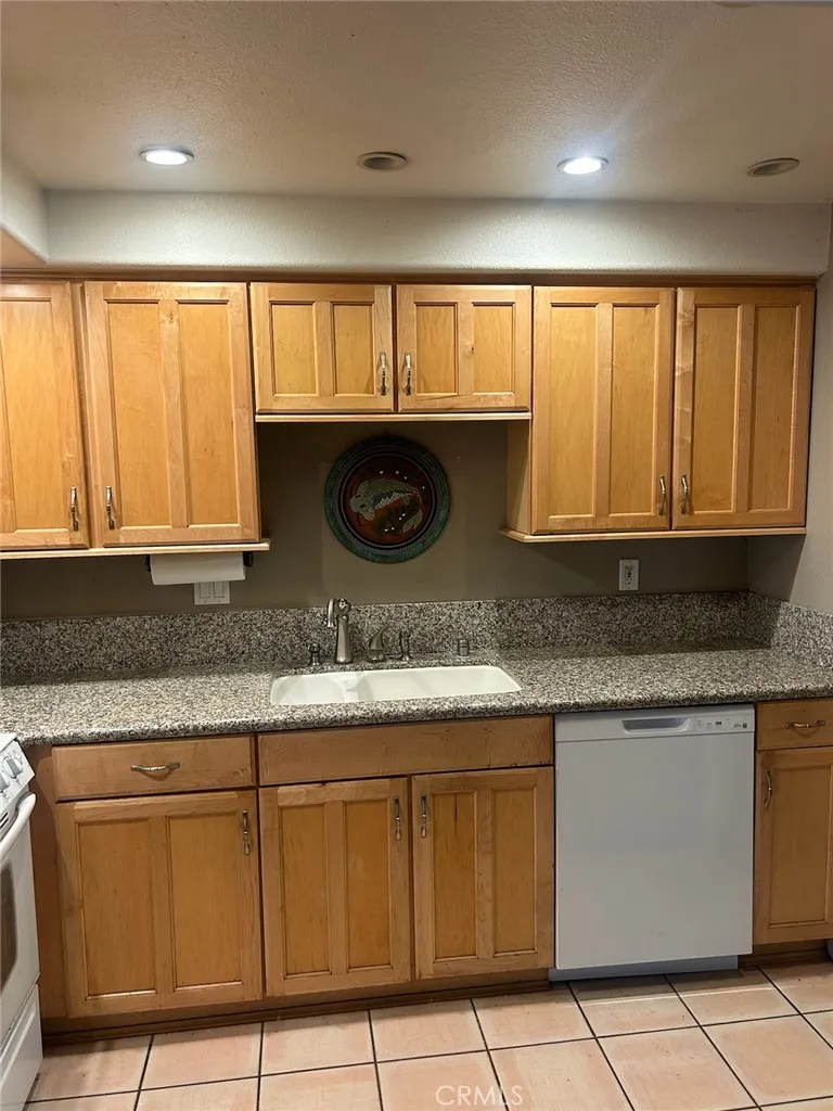 1305 Cameo Lane, Fullerton, California 92831 home-pic-22