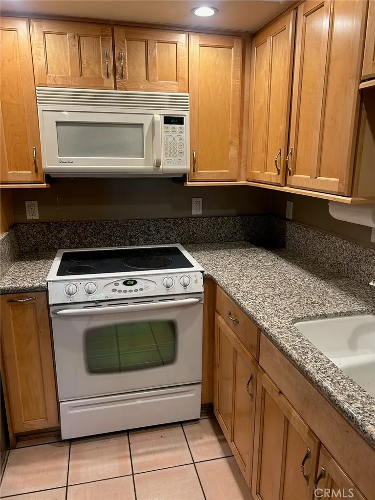 1305 Cameo Lane, Fullerton, California 92831 home-pic-23