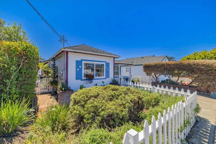 266 Brighton Road, Pacifica, California 94044