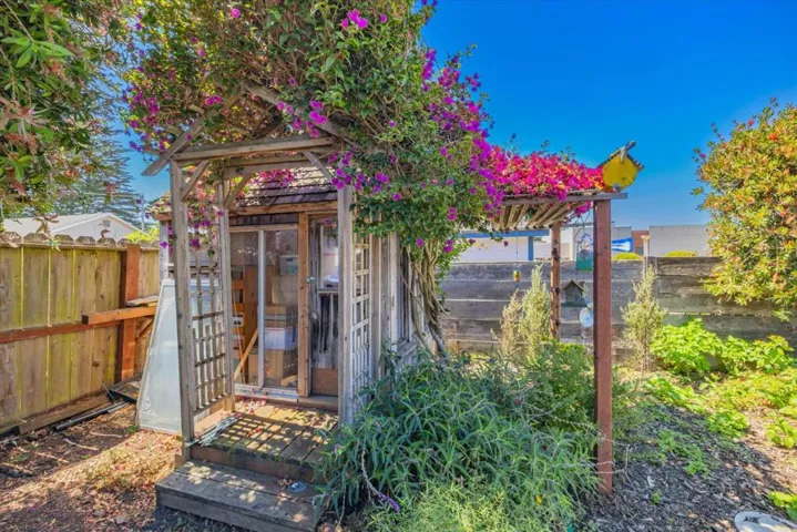 266 Brighton Road, Pacifica, California 94044