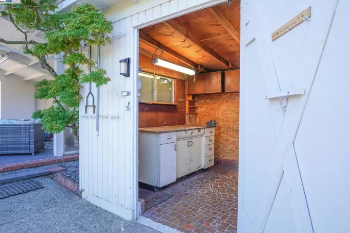 21659 Dolores St, Castro Valley, California 94546
