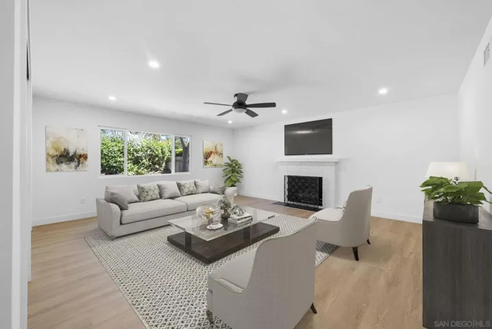 8471 Cliffridge Ln, La Jolla, California 92037