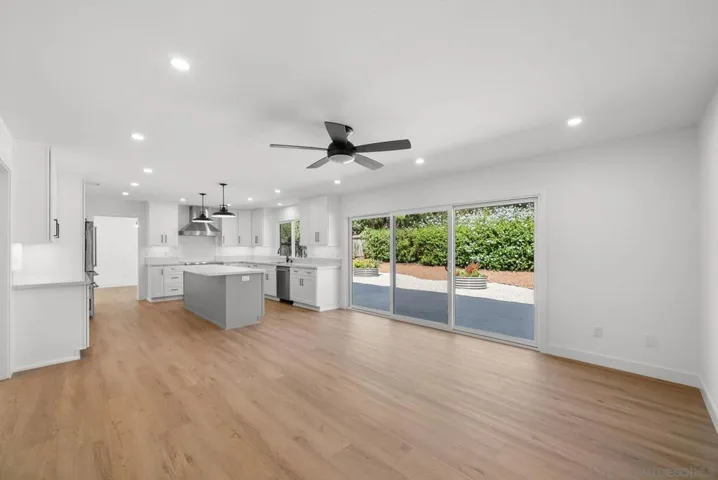 8471 Cliffridge Ln, La Jolla, California 92037