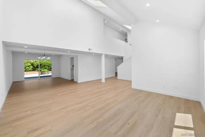 8471 Cliffridge Ln, La Jolla, California 92037