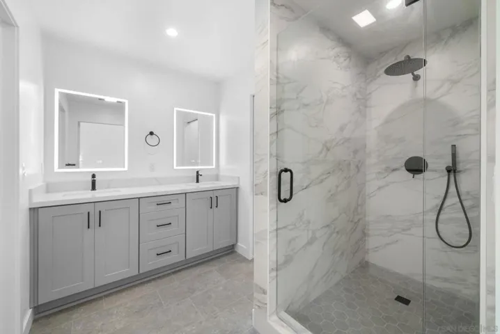 8471 Cliffridge Ln, La Jolla, California 92037