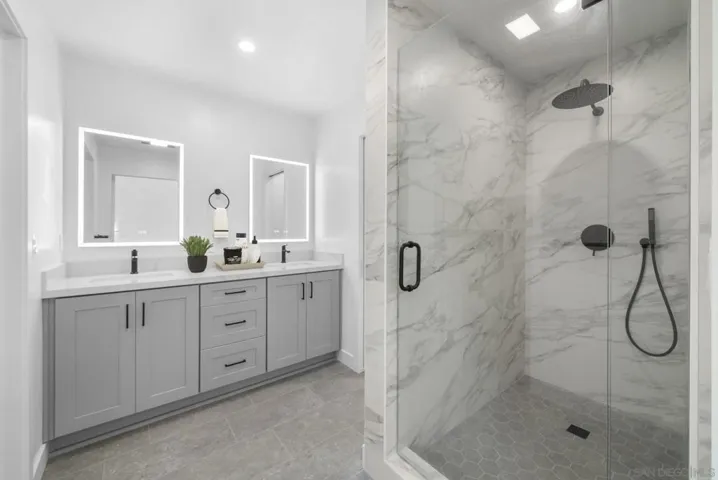 8471 Cliffridge Ln, La Jolla, California 92037