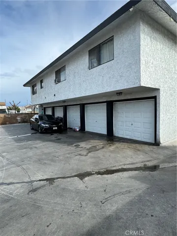 9539 Oak Street, Bellflower, California 90706