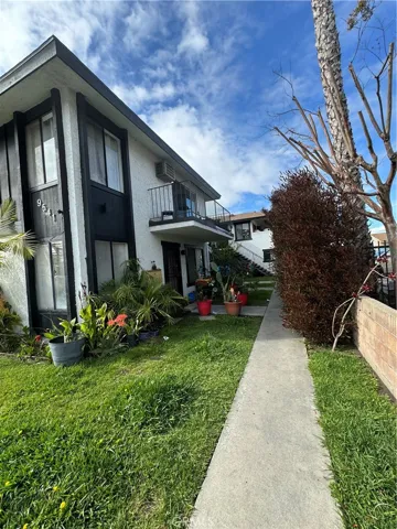 9539 Oak Street, Bellflower, California 90706
