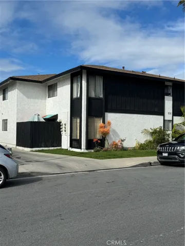 9539 Oak Street, Bellflower, California 90706