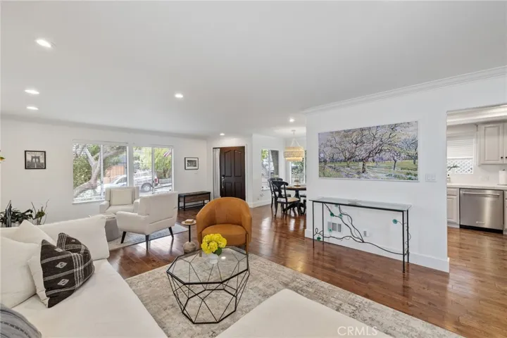 857 11th Street, Manhattan Beach, California 90266