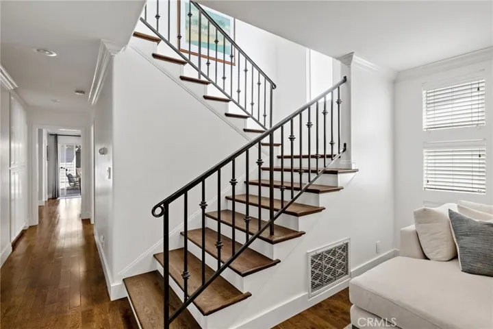 857 11th Street, Manhattan Beach, California 90266