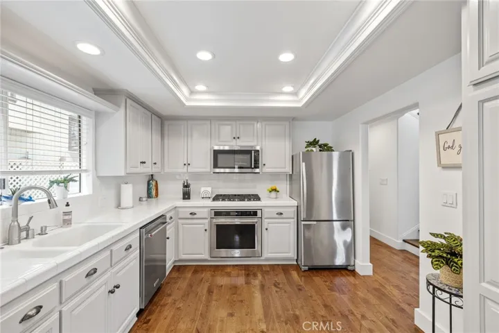 857 11th Street, Manhattan Beach, California 90266