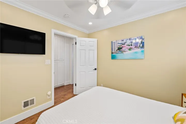 857 11th Street, Manhattan Beach, California 90266