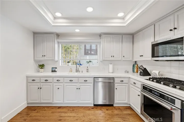 857 11th Street, Manhattan Beach, California 90266