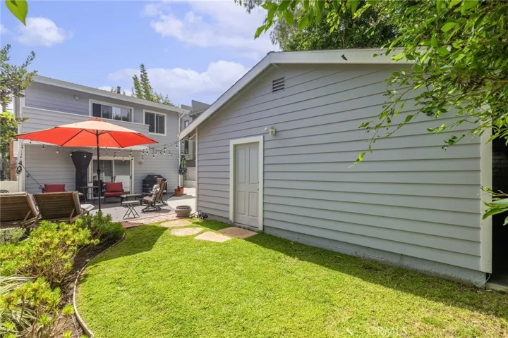 857 11th Street, Manhattan Beach, California 90266